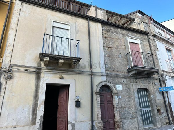 casa indipendente in vendita a Rodì Milici in zona Porticato