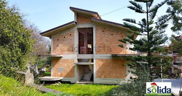 casa indipendente in vendita a Rodì Milici in zona Porticato