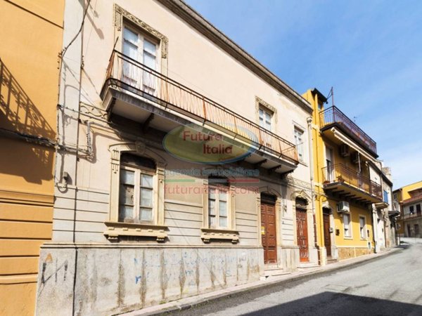 casa indipendente in vendita a Rodì Milici in zona Porticato
