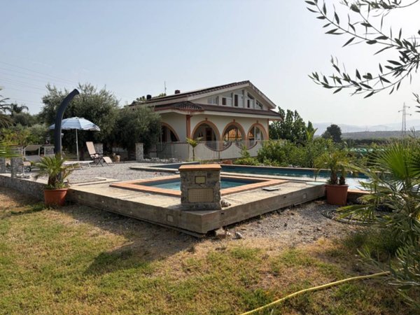 casa indipendente in vendita a Rodì Milici in zona Case Bruciate