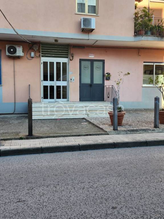 negozio in vendita a Rometta in zona Rometta Marea