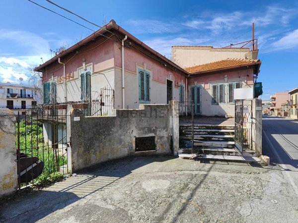 casa indipendente in vendita a Rometta