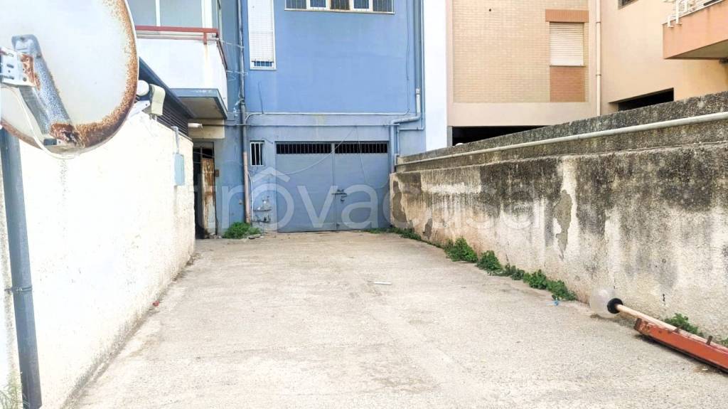 locale commerciale in vendita a Rometta in zona Rometta Marea