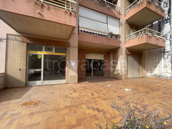 negozio in vendita a Rometta in zona Rometta Marea