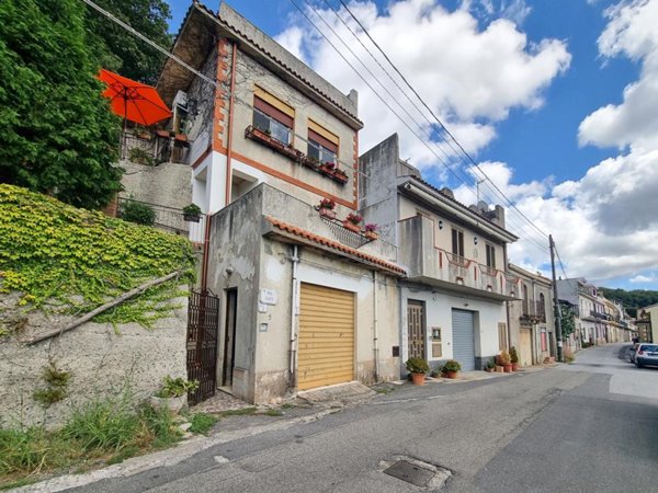 casa indipendente in vendita a Rometta