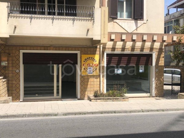 negozio in vendita a Rometta in zona Rometta Marea