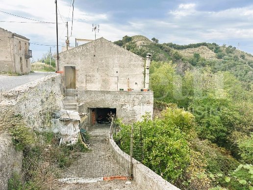casa indipendente in vendita a Rometta