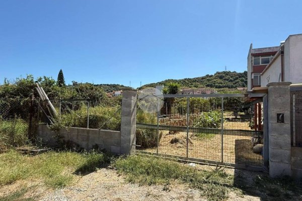 negozio in vendita a Rometta in zona Rometta Marea