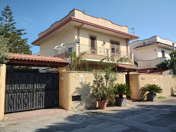 casa indipendente in vendita a Rometta