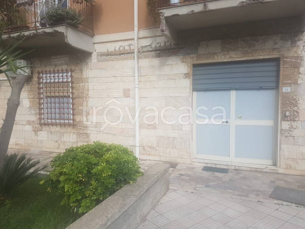 negozio in vendita a Rometta in zona Rometta Marea