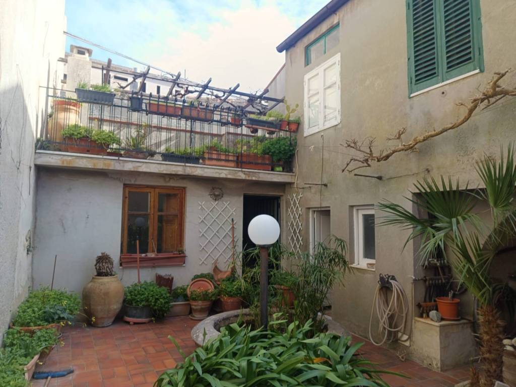 casa indipendente in vendita a Rometta