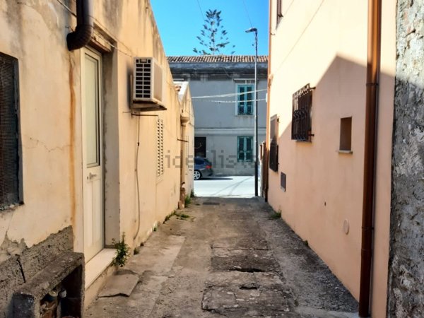 casa indipendente in vendita a Rometta