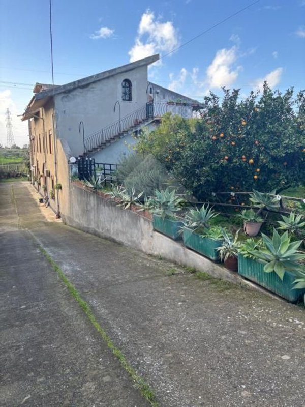 casa indipendente in vendita a San Filippo del Mela in zona Cattafi