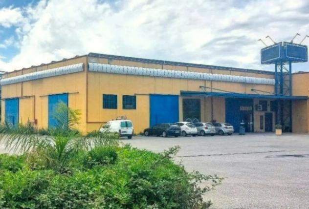 negozio in vendita a San Filippo del Mela in zona Archi