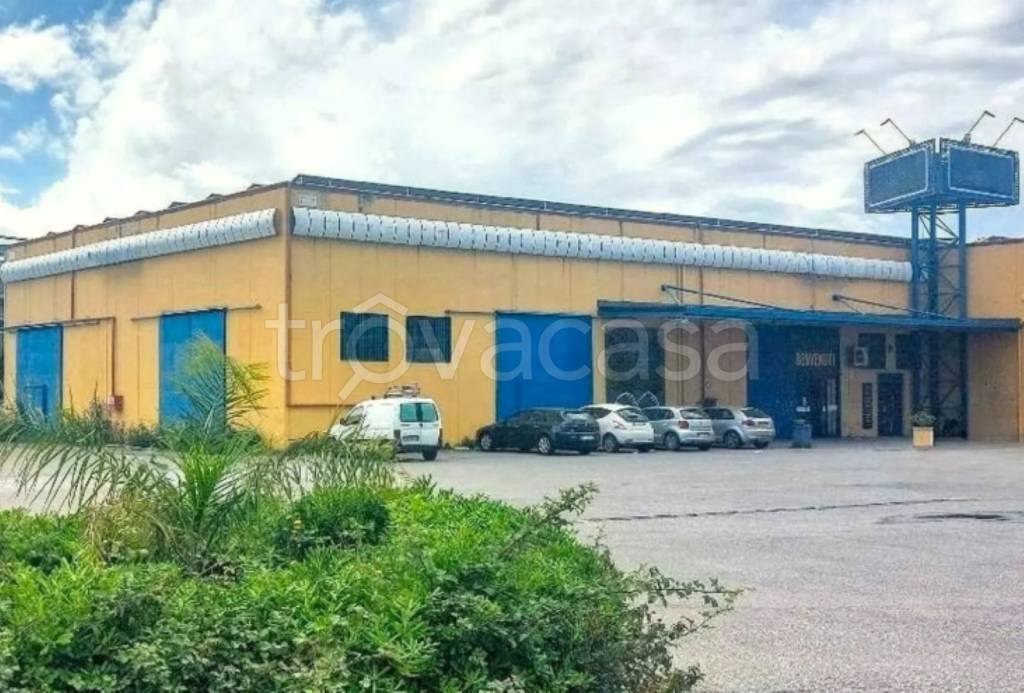 locale di sgombero in vendita a San Filippo del Mela in zona Archi