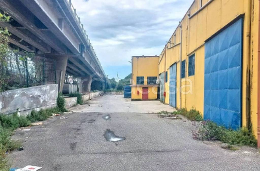 capannone in vendita a San Filippo del Mela in zona Archi