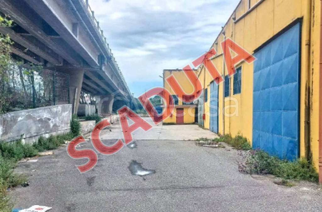 locale commerciale in vendita a San Filippo del Mela in zona Archi