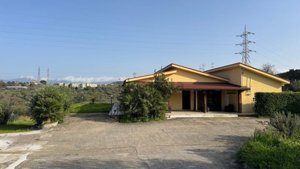 casa indipendente in vendita a San Filippo del Mela in zona Corriolo
