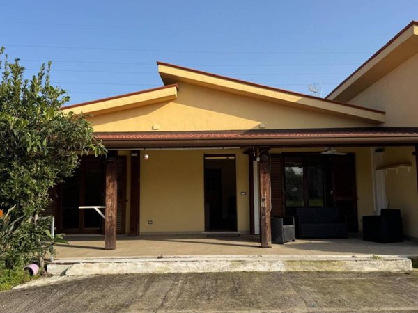 casa indipendente in vendita a San Filippo del Mela in zona Corriolo