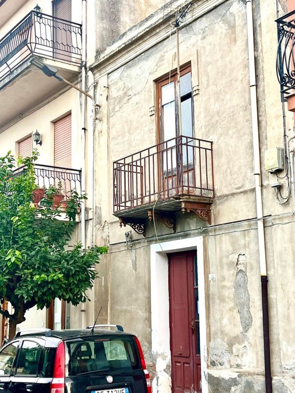 casa indipendente in vendita a San Filippo del Mela in zona Corriolo