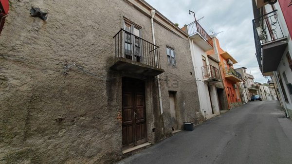 casa indipendente in vendita a San Filippo del Mela in zona Corriolo