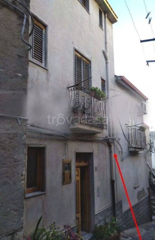 casa indipendente in vendita a San Fratello