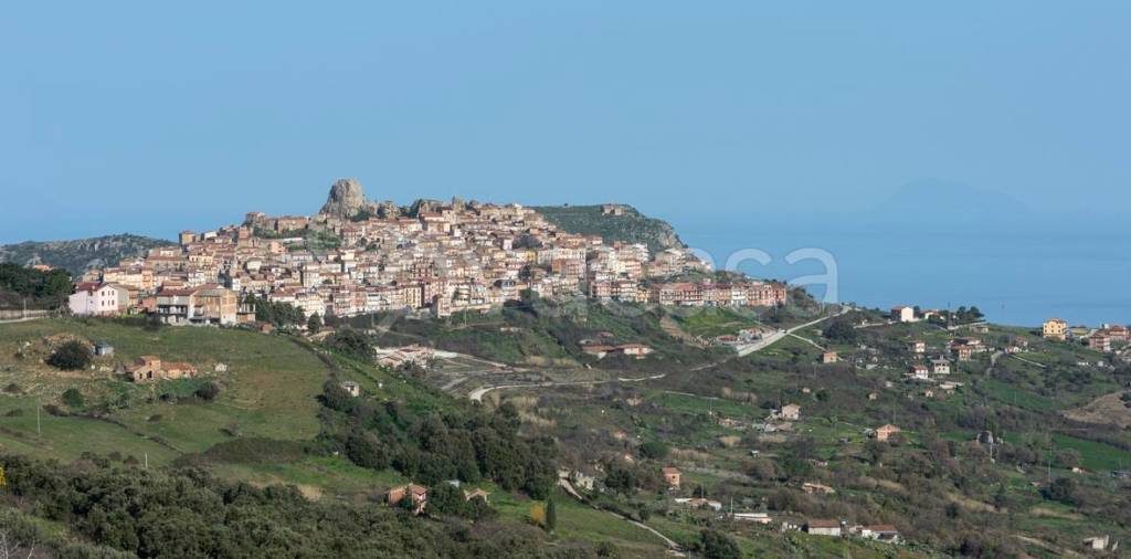 casa indipendente in vendita a San Fratello