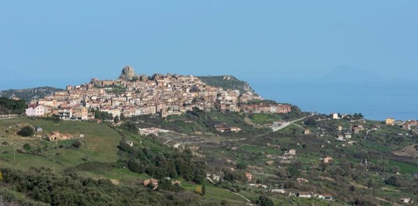casa indipendente in vendita a San Fratello
