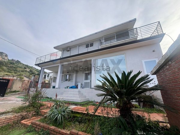 casa indipendente in vendita a San Fratello