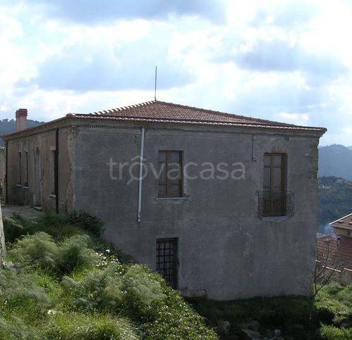 casa indipendente in vendita a San Marco d'Alunzio