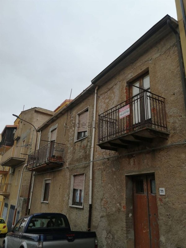 casa indipendente in vendita a San Marco d'Alunzio