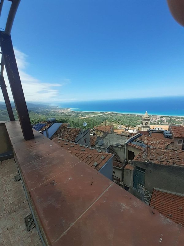 casa indipendente in vendita a San Marco d'Alunzio