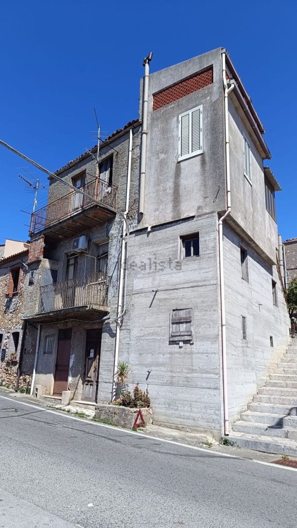 casa indipendente in vendita a San Marco d'Alunzio