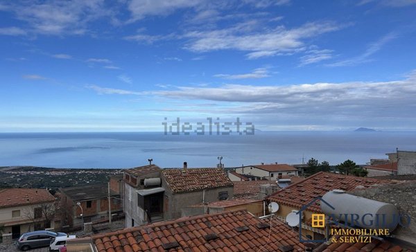 casa indipendente in vendita a San Marco d'Alunzio