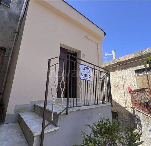 casa indipendente in vendita a San Marco d'Alunzio
