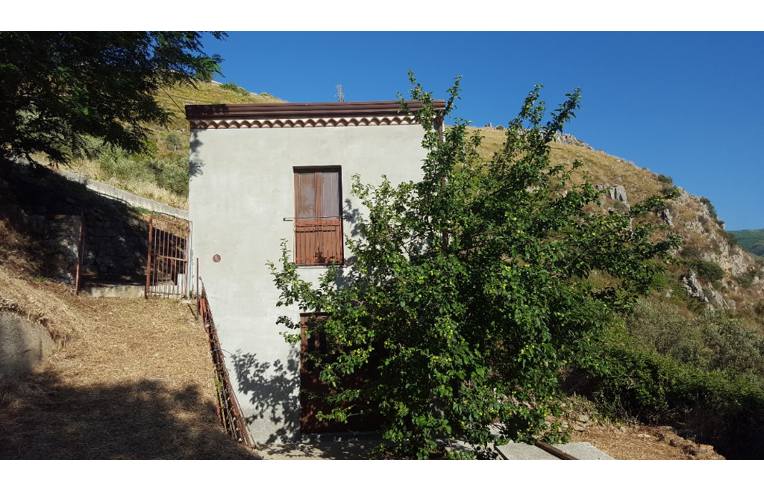 casale in vendita a San Marco d'Alunzio