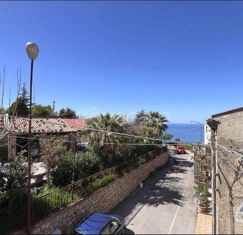 casa indipendente in vendita a San Marco d'Alunzio