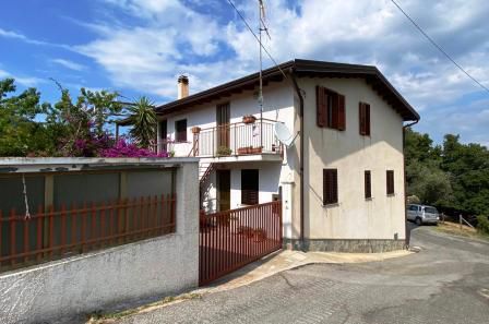 casa indipendente in vendita a San Piero Patti