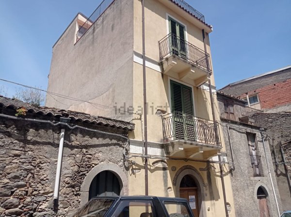 casa indipendente in vendita a San Piero Patti