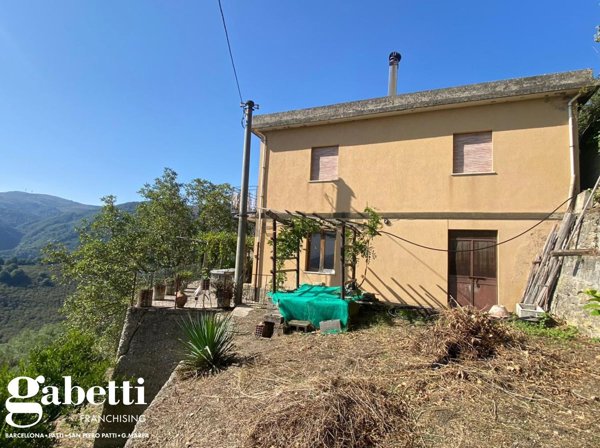 casa indipendente in vendita a San Piero Patti