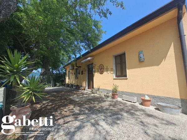 casa indipendente in vendita a San Piero Patti