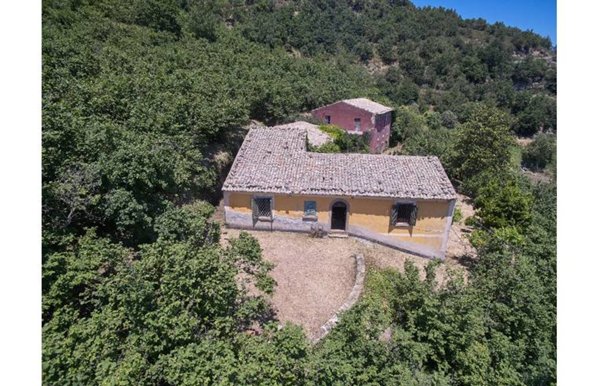 casa indipendente in vendita a San Piero Patti