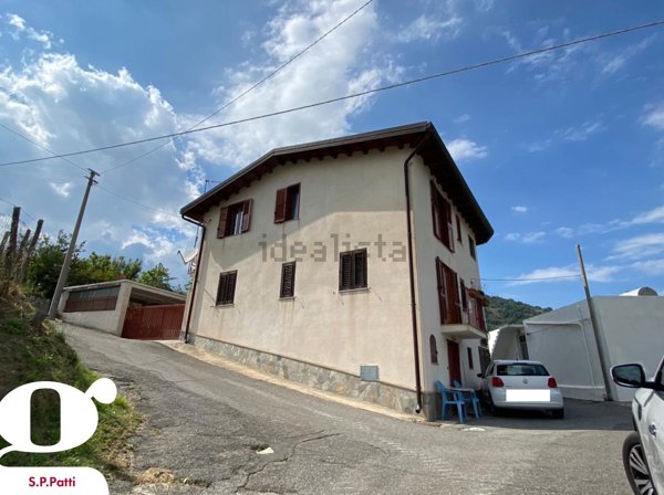casa semindipendente in vendita a San Piero Patti
