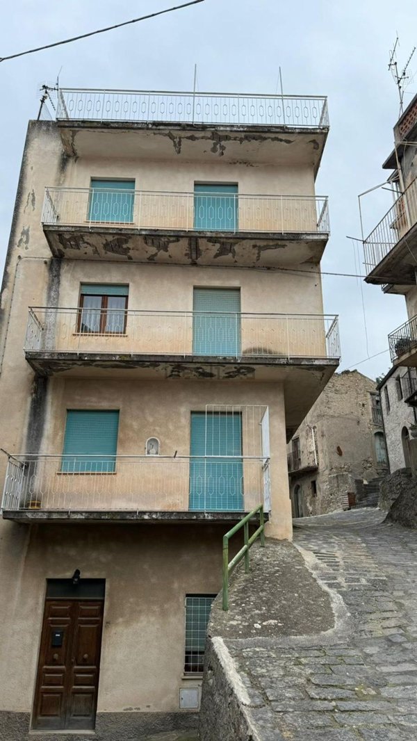 quadrivano in vendita a San Piero Patti