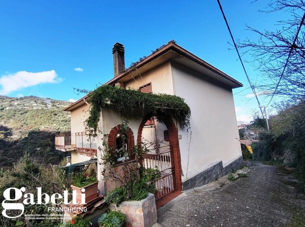 casa indipendente in vendita a San Piero Patti