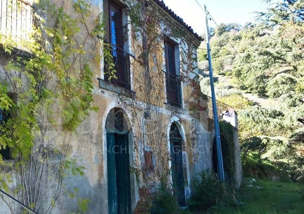 casa indipendente in vendita a San Piero Patti
