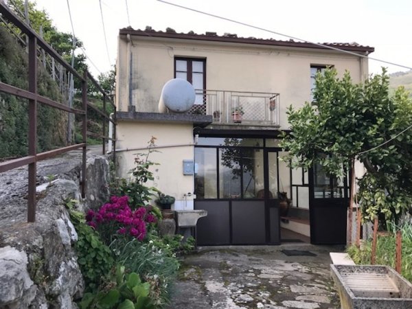 casa indipendente in vendita a San Piero Patti