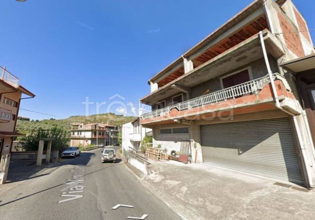 casa semindipendente in vendita a San Piero Patti