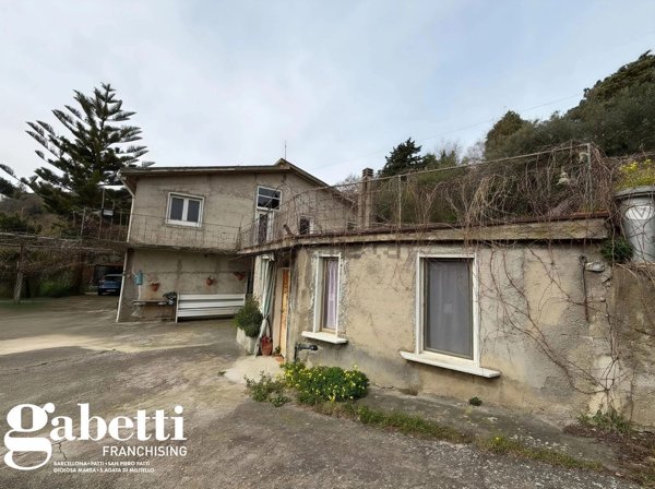 casa indipendente in vendita a San Piero Patti