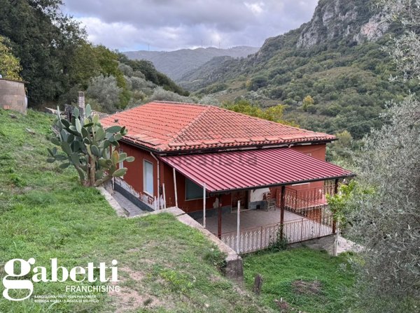 casa semindipendente in vendita a San Piero Patti